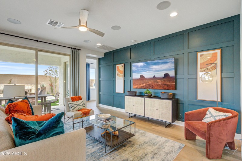 009_Family Room