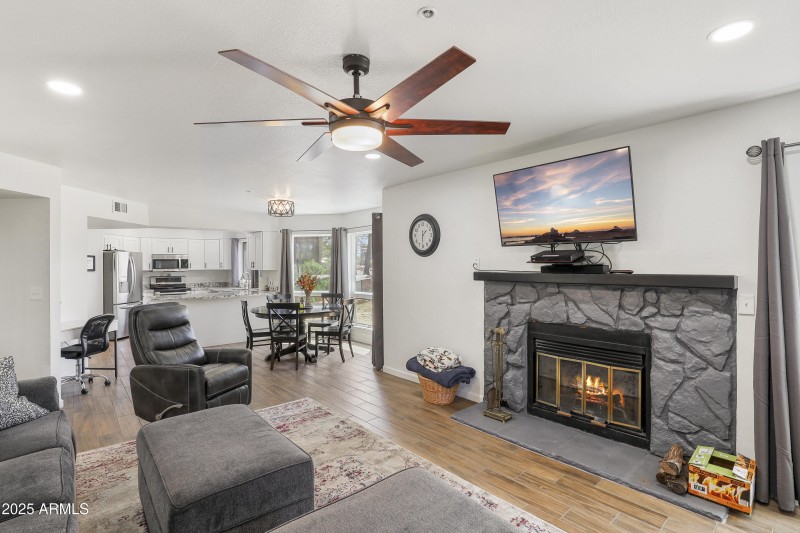 Living Room (4)