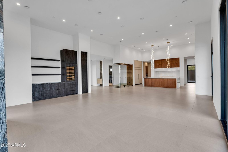 9-web-or-mls-10354 E Celestial Dr-09