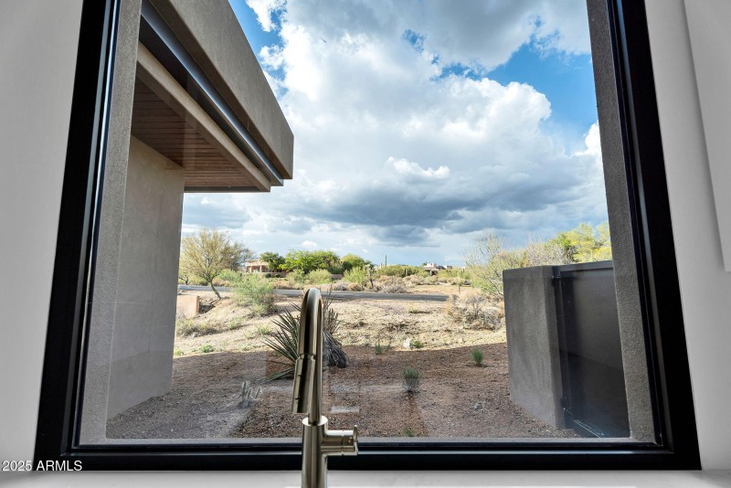 28-web-or-mls-10354 E Celestial Dr-28