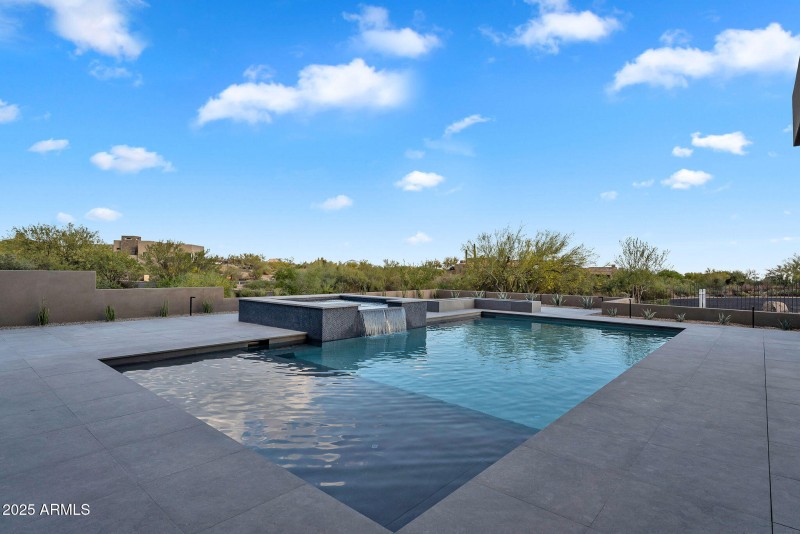64-web-or-mls-10354 E Celestial Dr-64