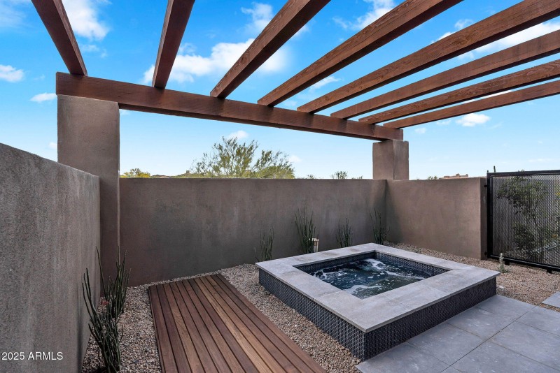 68-web-or-mls-10354 E Celestial Dr-68