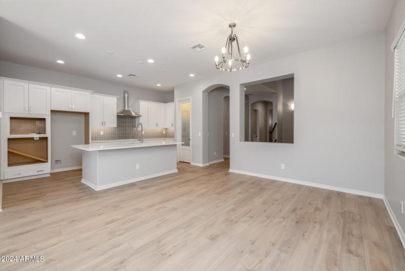 9)KITCHEN
