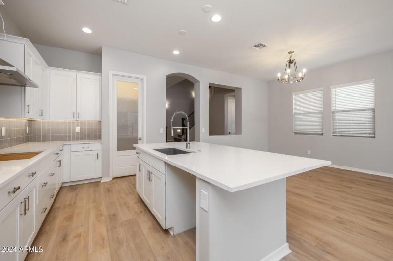11)KITCHEN