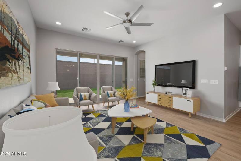 7)GREAT ROOM_