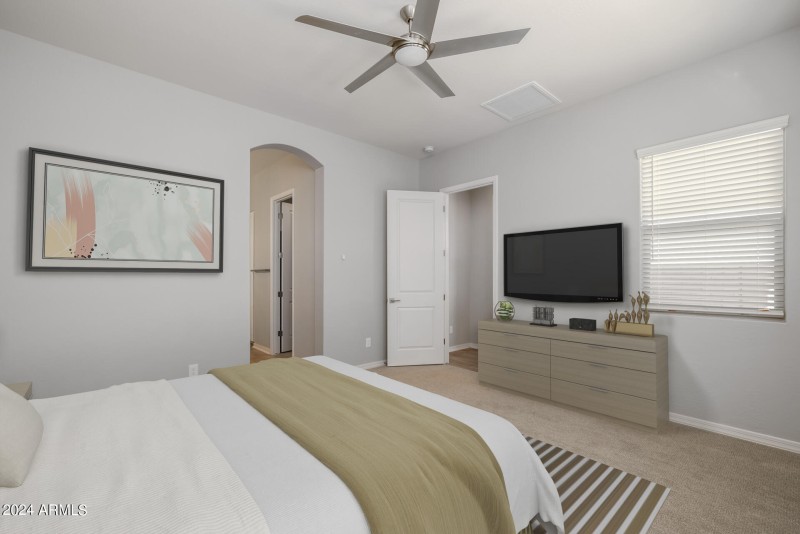 17)MASTER BED DOWN_
