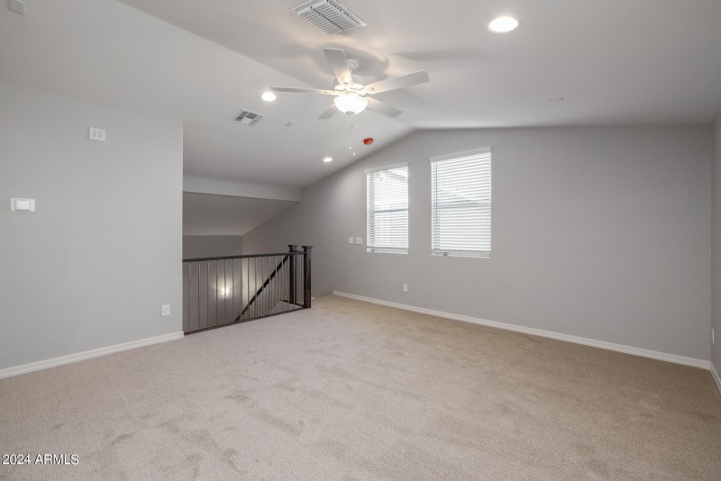 15)LOFT