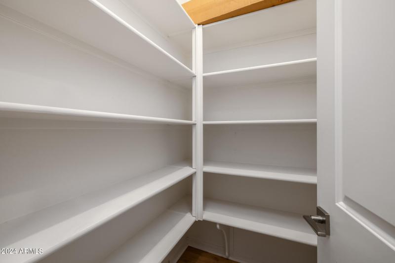 29)PANTRY