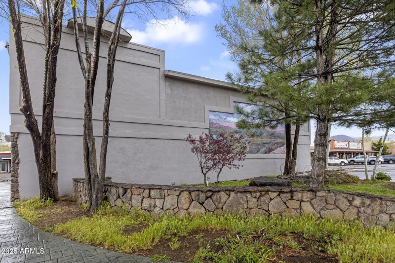 2410 E RTE 66 2