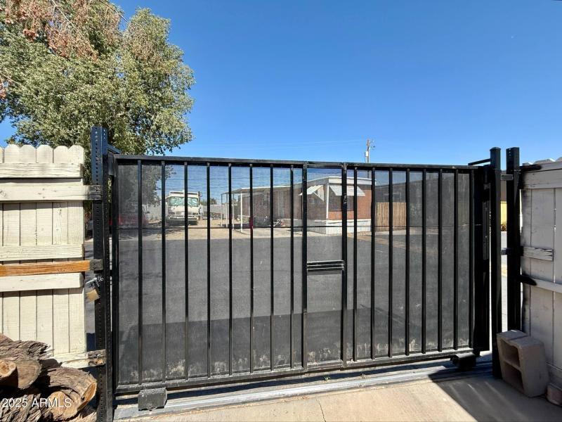 gate