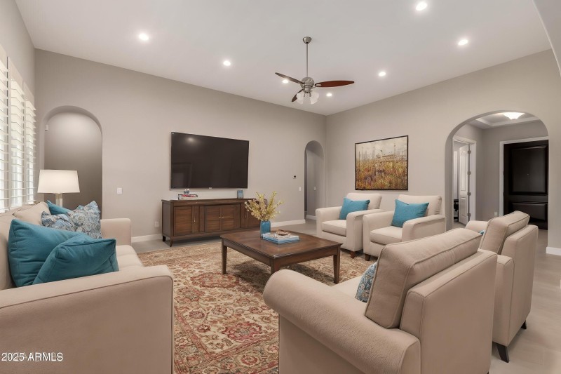 GR3 - Living Room - Standard - 1
