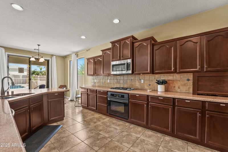 14430 W Windsor Ave-15