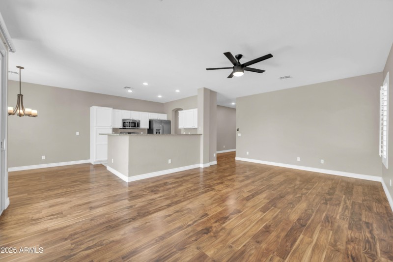 3565 E Meadowview Dr-5