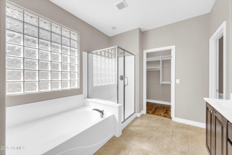 3565 E Meadowview Dr-14