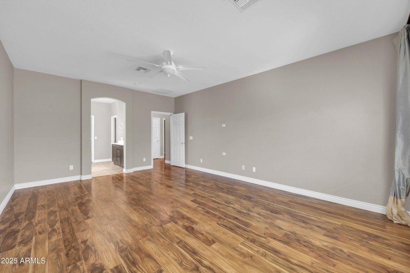 3565 E Meadowview Dr-16