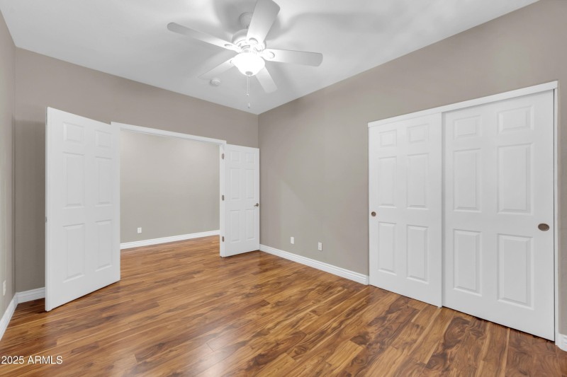 3565 E Meadowview Dr-20