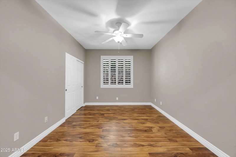 3565 E Meadowview Dr-21