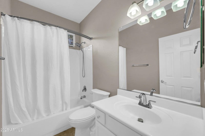 3565 E Meadowview Dr-22