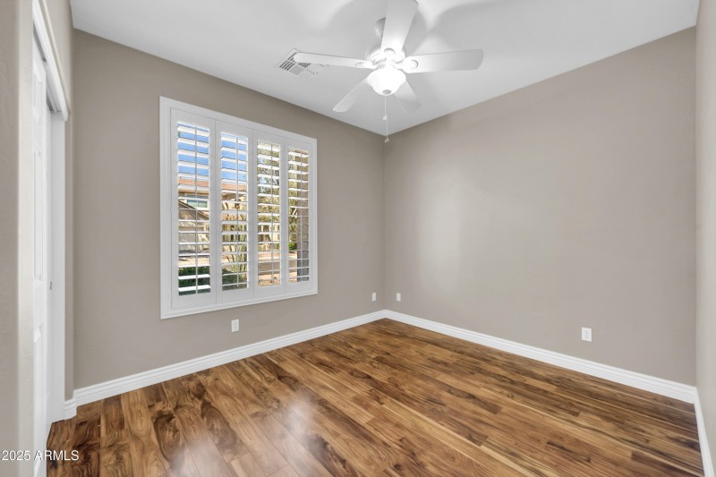 3565 E Meadowview Dr-24