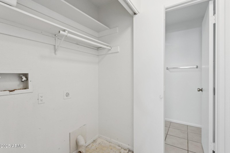 laundry hook up - downstairs