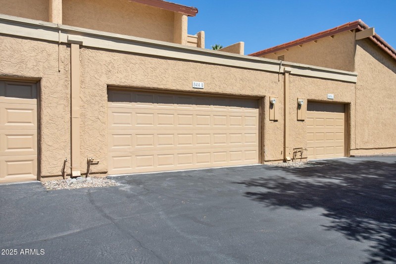 Direct Entry 2 car garage