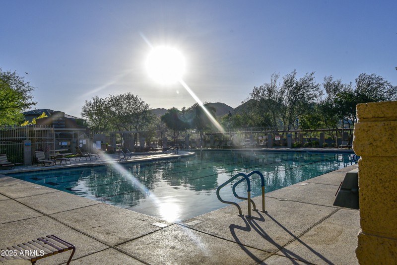 Community pool & spa