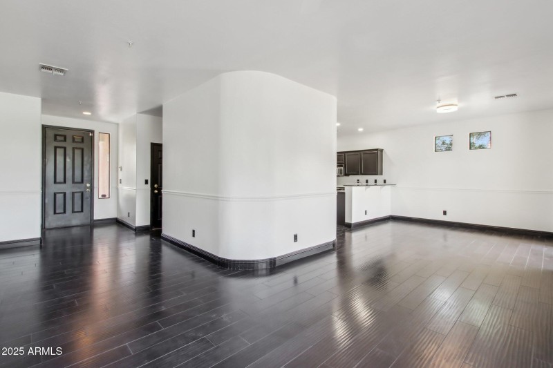 4-web-or-mls-E Roosevelt St-1205-004