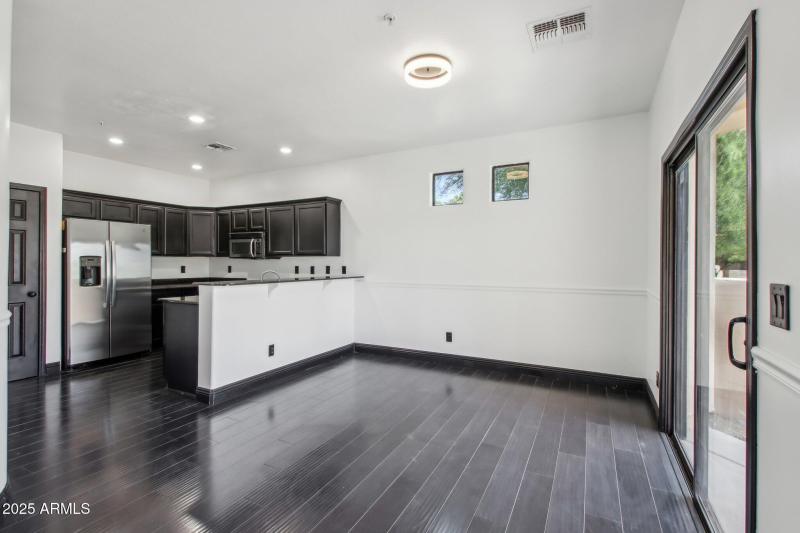 8-web-or-mls-E Roosevelt St-1205-008