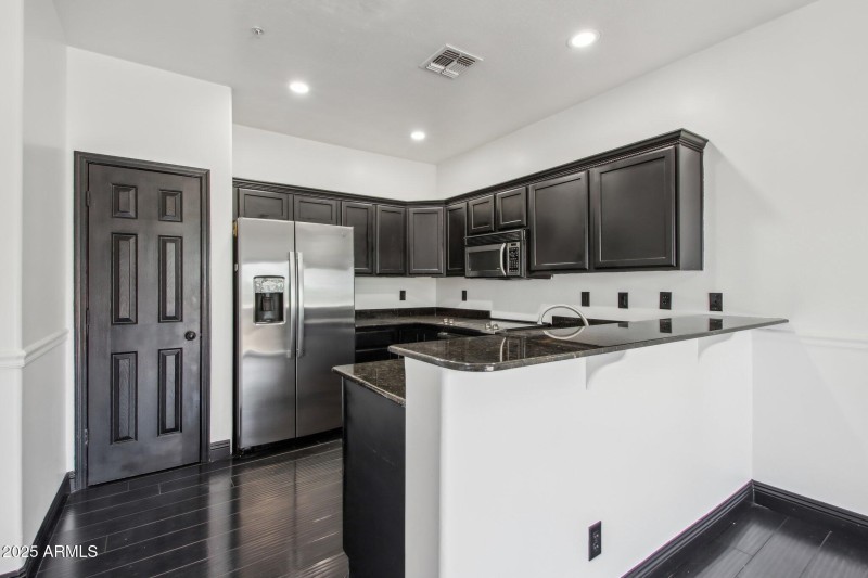 9-web-or-mls-E Roosevelt St-1205-009
