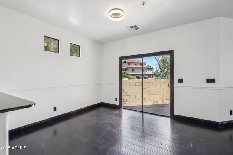 11-web-or-mls-E Roosevelt St-1205-011