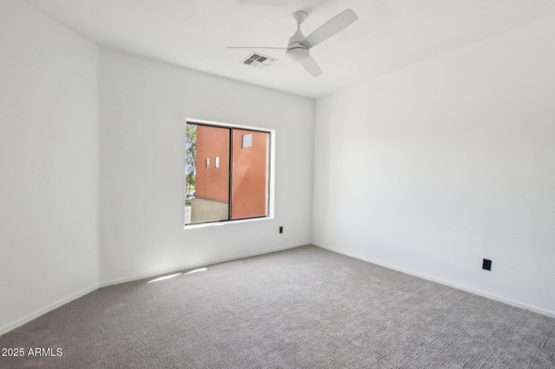 19-web-or-mls-E Roosevelt St-1205-019