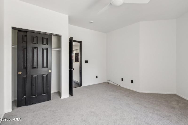 20-web-or-mls-E Roosevelt St-1205-020