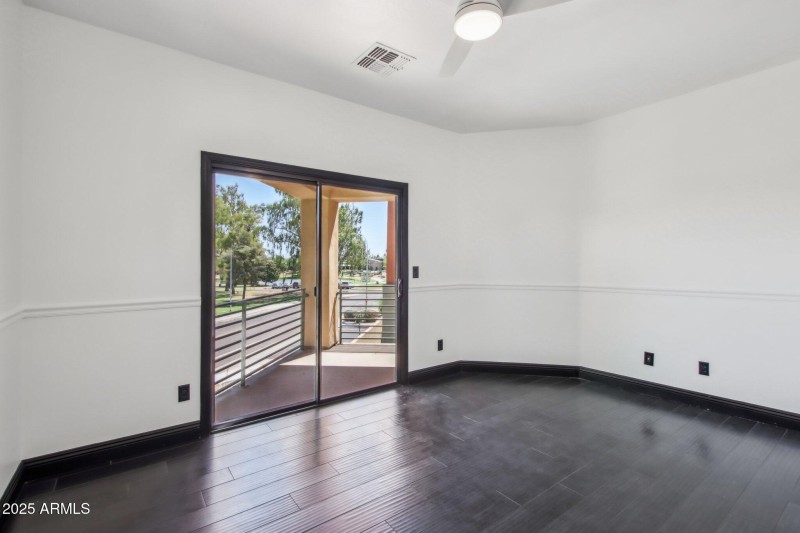 26-web-or-mls-E Roosevelt St-1205-026