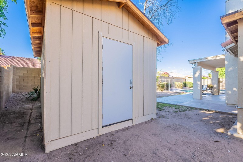 Shed conveys