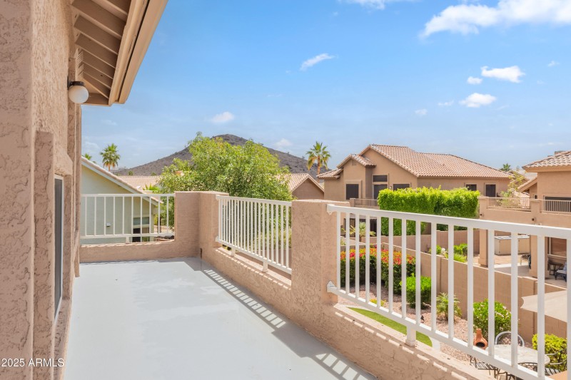 Balcony mountain views!