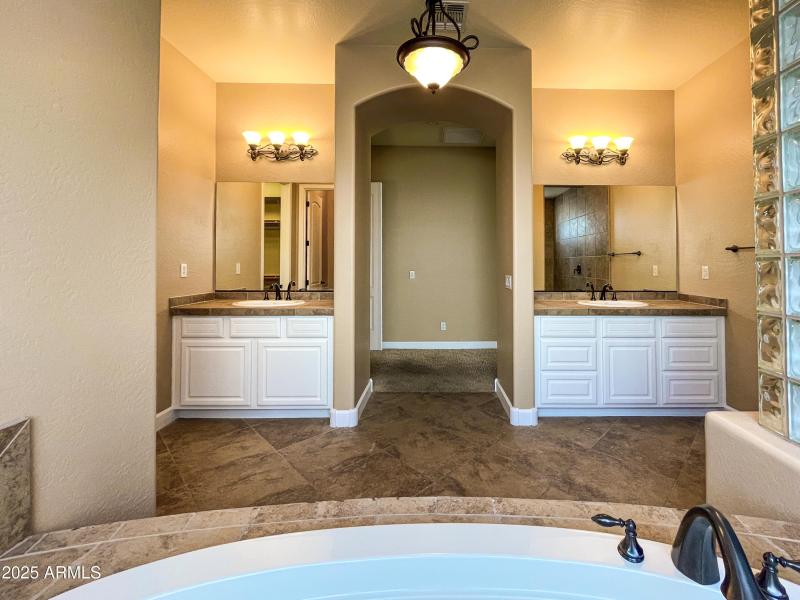 master_bath_1