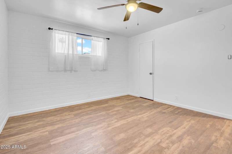 13-web-or-mls-1942 W Berridge Ln-13