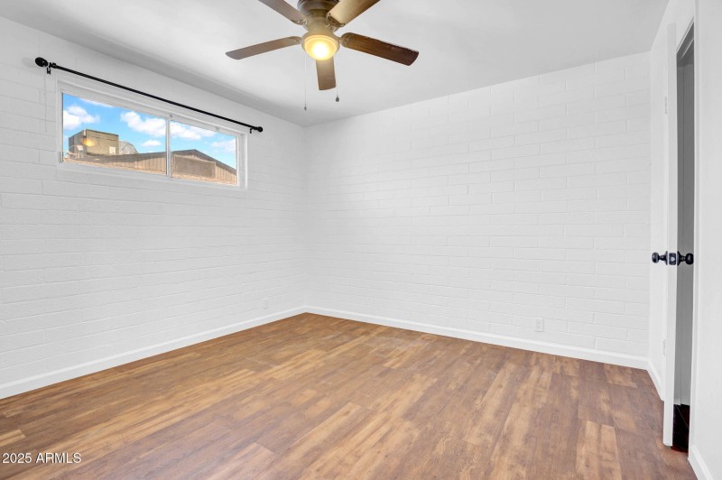 14-web-or-mls-1942 W Berridge Ln-14