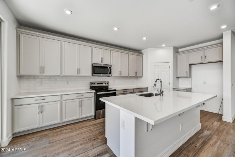 09-Kitchen