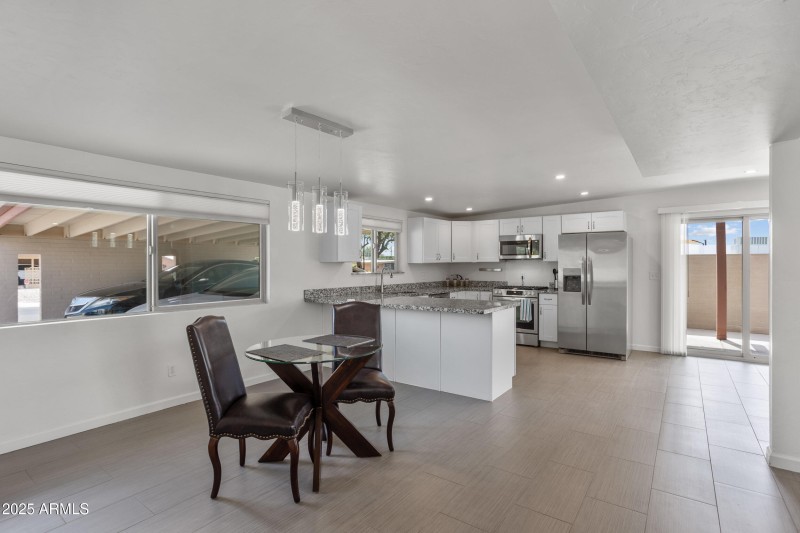 7_8425 e hawthorne st-016