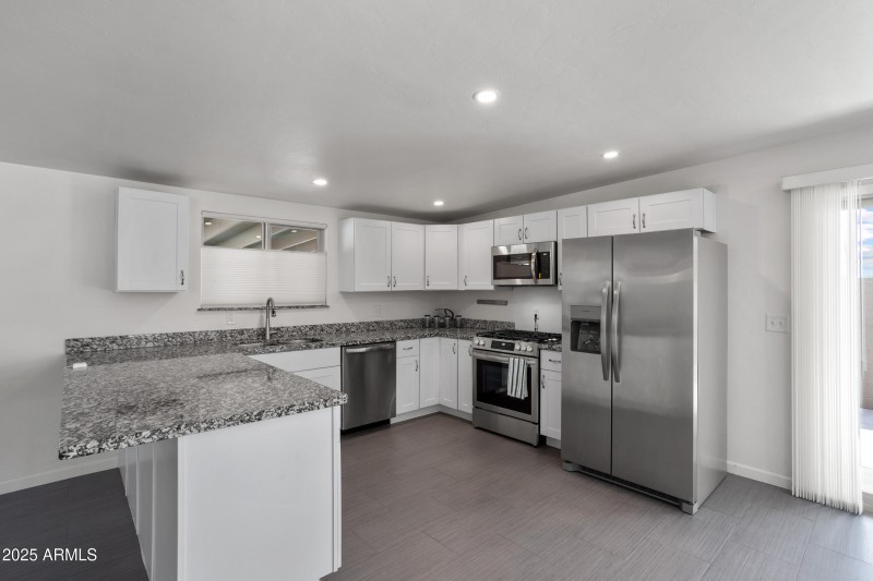 8_8425 e hawthorne st-017