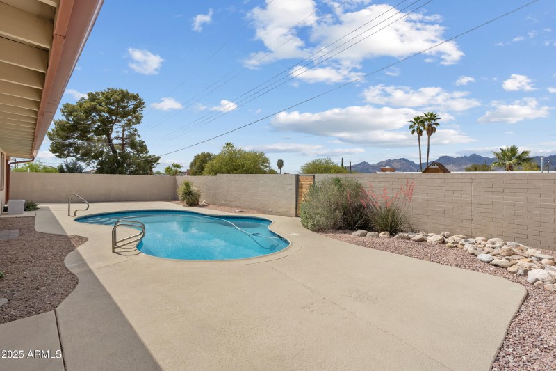 30_8425 e hawthorne st-023