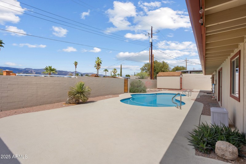 31_8425 e hawthorne st-024