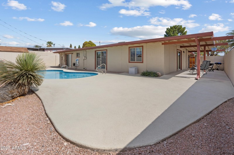 33_8425 e hawthorne st-026