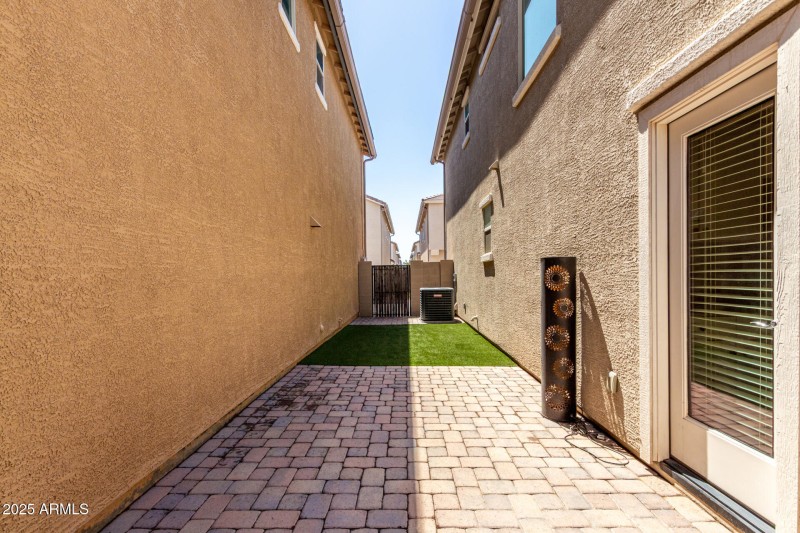2543 North 73rd Drive