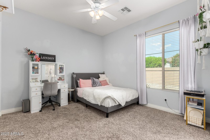 bedroom 2 (Jack and Jill)