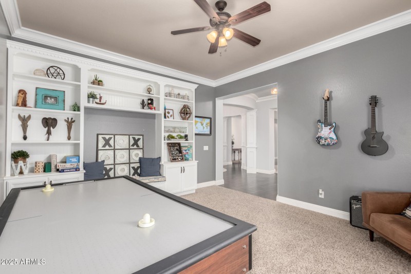den/bonus room