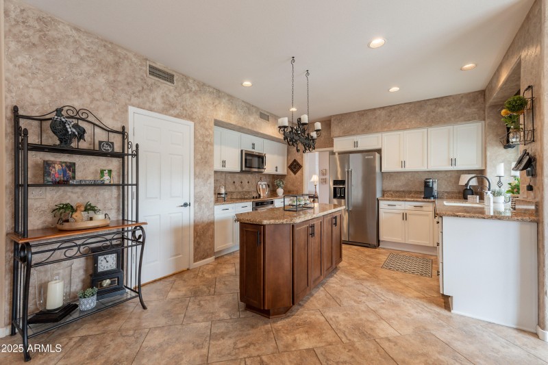 Stunning remodeled kitchen!