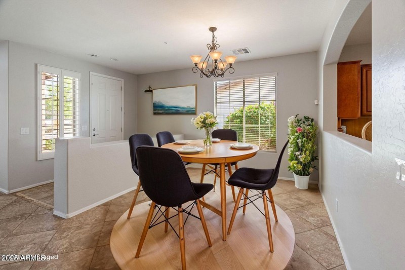 dining - Dining Room - Scandinavian - 2
