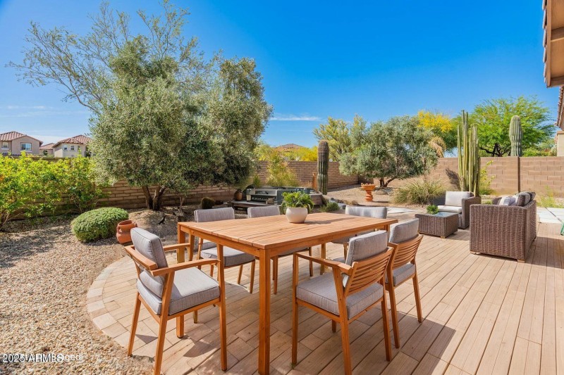 20250428212054382741000000-o - Outdoor -